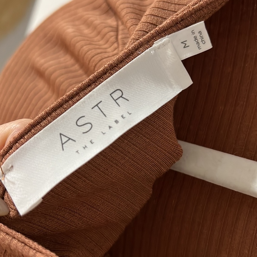 Astr The Label Open Back Top In Nutmeg - image 4